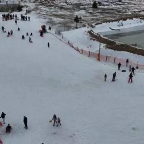 Davraz Kayak Merkezi ara tatilde doldu taştı!