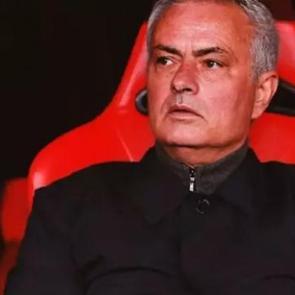 Kalecinin gol&uuml;yle ilk 24'e giren Benfica'da Mourinho'dan bomba 'intihar' s&ouml;zleri