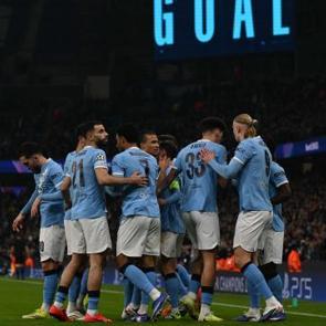 Manchester'dan &ccedil;ıkamadık! Aslan ilk yarıda yıkıldı