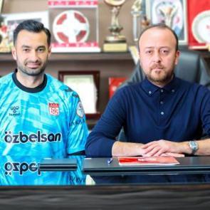 Transfer yasağı kalktı! Efsane takım forvet ve kaleciyi aynı g&uuml;n a&ccedil;ıkladı
