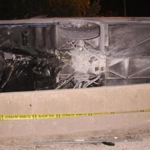 Yolcu otob&uuml;s&uuml; devrildi: &Ccedil;ok sayıda yaralı var