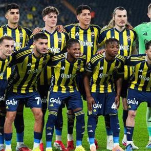 10 yıl aradan sonra Fenerbah&ccedil;e formasıyla sahaya &ccedil;ıktı