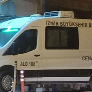 İzmir'de esrarengiz olay: &Ccedil;amur i&ccedil;erisinde ceset bulundu