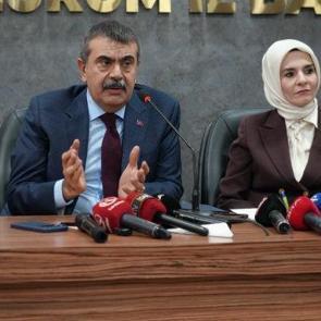 Bakan Tekin'den muhalefete tepki: Yaklaşımları moral ve motivasyonunu kırmak &uuml;zerine