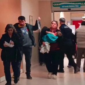 Bursa&rsquo;da &uuml;zerine kaynar su d&ouml;k&uuml;len bebek yaralandı