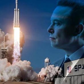 Elon Musk rotayı değiştirdi: Mars'a değil, Ay'a gidecek!