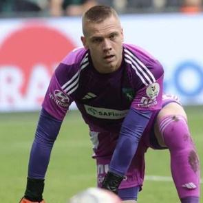 Fenerbah&ccedil;e ma&ccedil;ından 1 g&uuml;n sonra Kocaelispor kalecisi &uuml;lkesine gitti