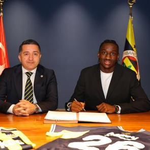 Fenerbah&ccedil;e Sidiki Cherif&rsquo;i kadrosuna kattığını a&ccedil;ıkladı