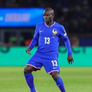 D&uuml;nyaca &uuml;nl&uuml; futbolcu N'golo Kante resmen Fenerbah&ccedil;e'de
