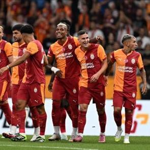 Galatasaray'ın Rize kafilesi a&ccedil;ıklandı! Yeni isim kadroda