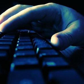 Gen&ccedil;ler dezenformasyona karşı farkındalık kazanıyor