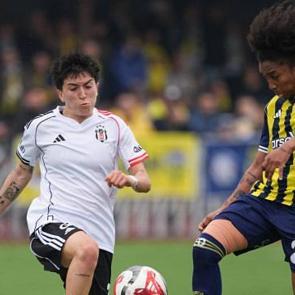 Kadınlar derbisinde Fenerbah&ccedil;e'den Beşiktaş'a farklı tarife