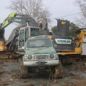 Kaş yaparken g&ouml;z &ccedil;ıkardılar! Sakarya'da 1 araba i&ccedil;in 3 kep&ccedil;e battı
