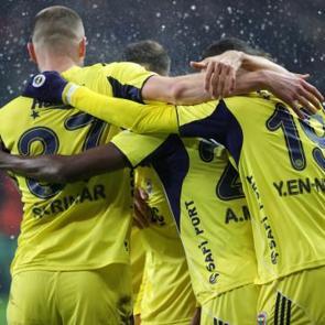 K&ouml;rfez'de Fenerbah&ccedil;e r&uuml;zgarı! Namağlup yola devam