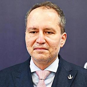 Fatih Erbakan adaylığını a&ccedil;ıklayıp AK Parti'yi hedef aldı