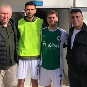 26 bin n&uuml;fuslu il&ccedil;enin esnafı 2 futbolcunun transfer &uuml;cretini &ouml;dedi