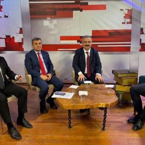 AK Partili Yal&ccedil;ın'dan CHP'ye sert tepki: Mahmut Tanal Meclis'e &ccedil;i&ccedil;ek vermeye mi gelmişti?