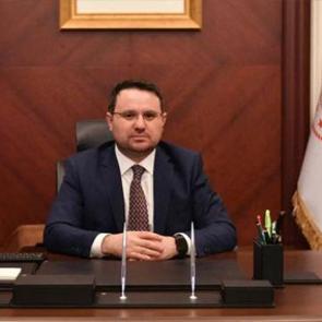 Akın G&uuml;rlek kimdir, aslen nerelidir, ka&ccedil; yaşındadır? Akın G&uuml;rlek'in eşi kimdir?