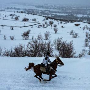 Aziziye Tabyaları karla kaplandı: Doğa ve tarih i&ccedil;inde atlı gezinti keyfi