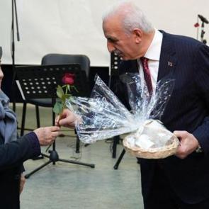 &Uuml;mraniye'de anlamlı program: Bir Yastıkta Kırk Yıl Vefa gecesi