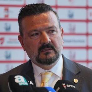 Fenerbah&ccedil;e y&ouml;neticisinden 'forvet transferi' sorusuna yanıt