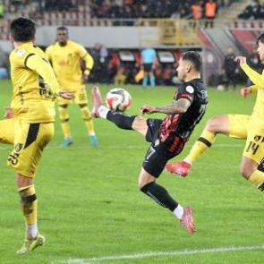 S&uuml;per Lig yolunda ağır yaralanan 1. Lig ekibi ayrılık kararı aldı