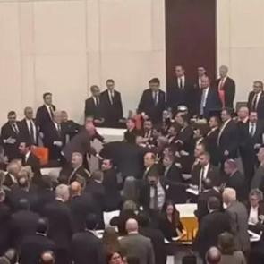 Osman G&ouml;k&ccedil;ek Meclis'teki yemin kavgasını saniye saniye anlattı: M&uuml;dahale etmek zorundaydım