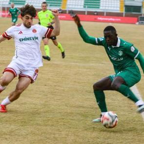 TFF 1. Lig'de &uuml;st sıralara g&ouml;z&uuml;n&uuml; diken kul&uuml;p evinde ağır yaralı