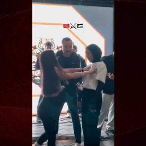 T&uuml;rk sporcunun rakibi olan Filistinli sporcuya yaptığı yakışıksız hareket tepki &ccedil;ekti