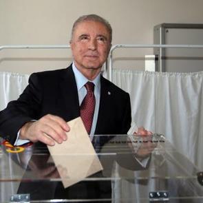 &Uuml;nal Aysal: 'Fatih Terim daha iyi bir g&ouml;rev bulduğu i&ccedil;in gitti'