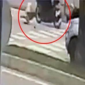 Adana'da feci kaza: 1,5 yaşındaki Mahmut Fatih'in &ouml;ld&uuml;ğ&uuml; an ortaya &ccedil;ıktı