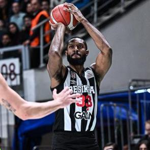 Beşiktaş'tan 100 sayılık zafer! Yarı finaldeler