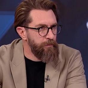 Erman &Ouml;zg&uuml;r'den Okan Buruk'un VAR s&ouml;zlerine tepki: Osimhen'i de s&ouml;ylesin