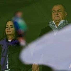 Fatih Terim'den s&uuml;rpriz &ccedil;ıkarma: S&uuml;per Lig ma&ccedil;ı i&ccedil;in trib&uuml;nlere geldi