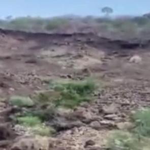 Şiddetli yağış sonrası heyelan: İl&ccedil;e ile bağlantı kesildi