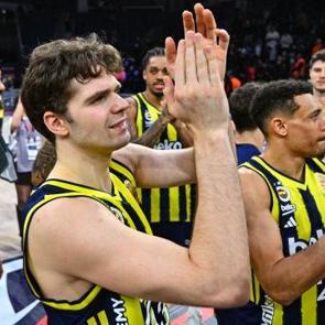 Fenerbah&ccedil;e Beko T&uuml;rkiye Kupası'nda finalde! Derbi heyecanı yaşanacak