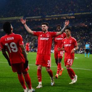 Fenerbah&ccedil;e'ye Avrupa'da soğuk duş! İngilizler Kadık&ouml;y'de fark attı