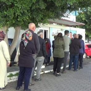 Hatay'da ismini vermeyen hayırsever her g&uuml;n 6 bin ekmek dağıtacak