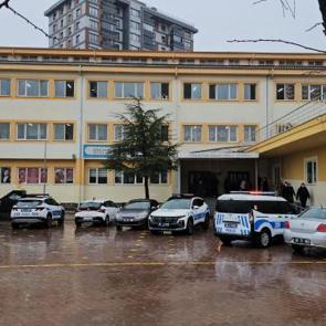 Kayseri'de ortaokulda dehşet! Bı&ccedil;aklı kavgada 1 &ouml;ğrenci yaralandı