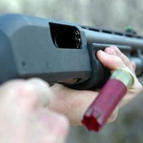 Kocaeli'de cıvata kavgasında kan aktı! Kuzenini t&uuml;fekle ağır yaraladı