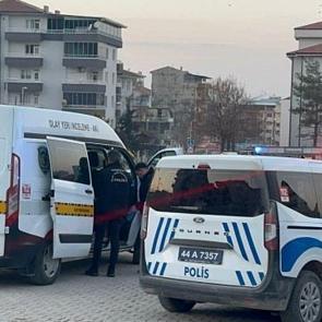 Malatya'da bı&ccedil;aklı kavga; 2 ağır yaralı