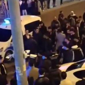 Mardin'de tekmeli, kovalı ve fır&ccedil;alı kavga: 3 yaralı