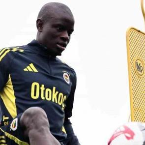 N'Golo Kante, Trabzonspor ma&ccedil;ından sonra yaptığı davranışla taraftarını mest etti