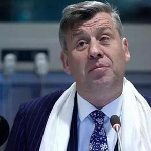 Metin Şent&uuml;rk sosyal medyadan ateş p&uuml;sk&uuml;rd&uuml;