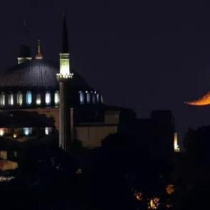 Ramazan hilalini teleskopla aradılar! İşte Ramazan'a başlayan ve başlamayan &uuml;lkeler