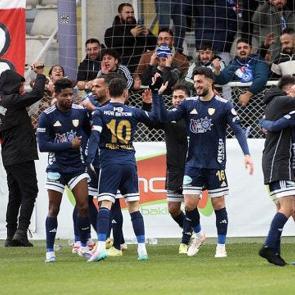 Adım adım S&uuml;per Lig'e geliyorlar! 1. Lig'in zirvesi alev aldı