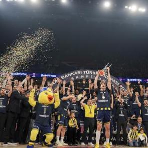 T&uuml;rkiye Kupası Fenerbah&ccedil;e'nin! Derbide Beşiktaş'ı yıktı