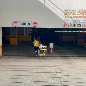 Yer: Bolu! Belediye otoparkının tuvaletinde hareketli dakikalar