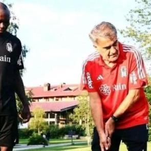 Aboubakar'dan Şenol G&uuml;neş'e teşekk&uuml;r! Paylaştığı kare g&uuml;ndem oldu