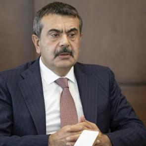 Ara tatil kalkacak mı? Bakan Tekin yanıtladı